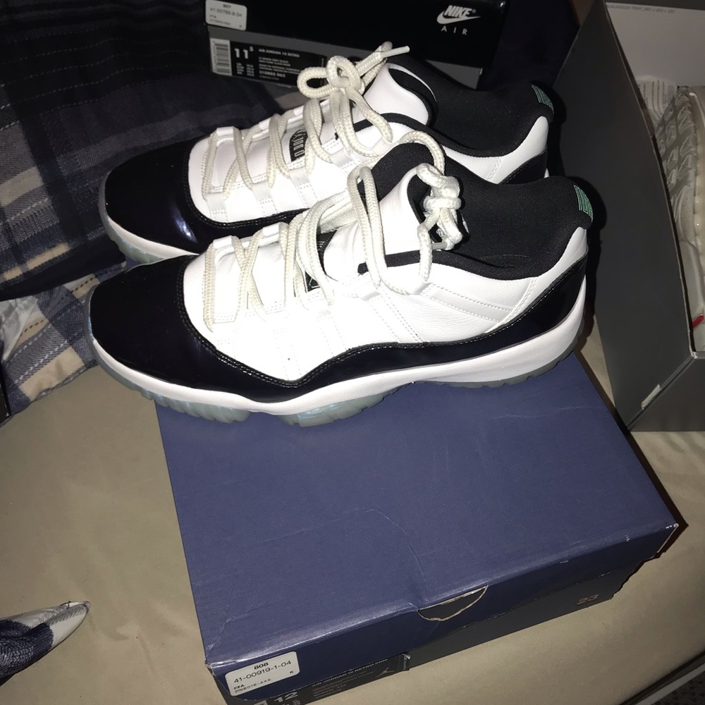 Emerald 11” retro Jordan